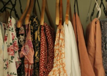 fris ruikende kledingkast