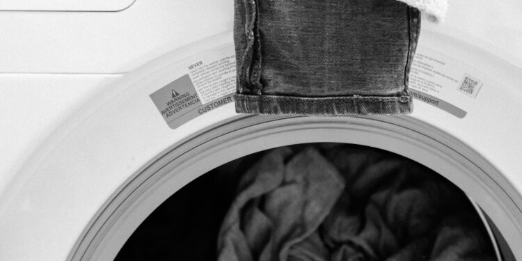 nare geur uit je wasmachine